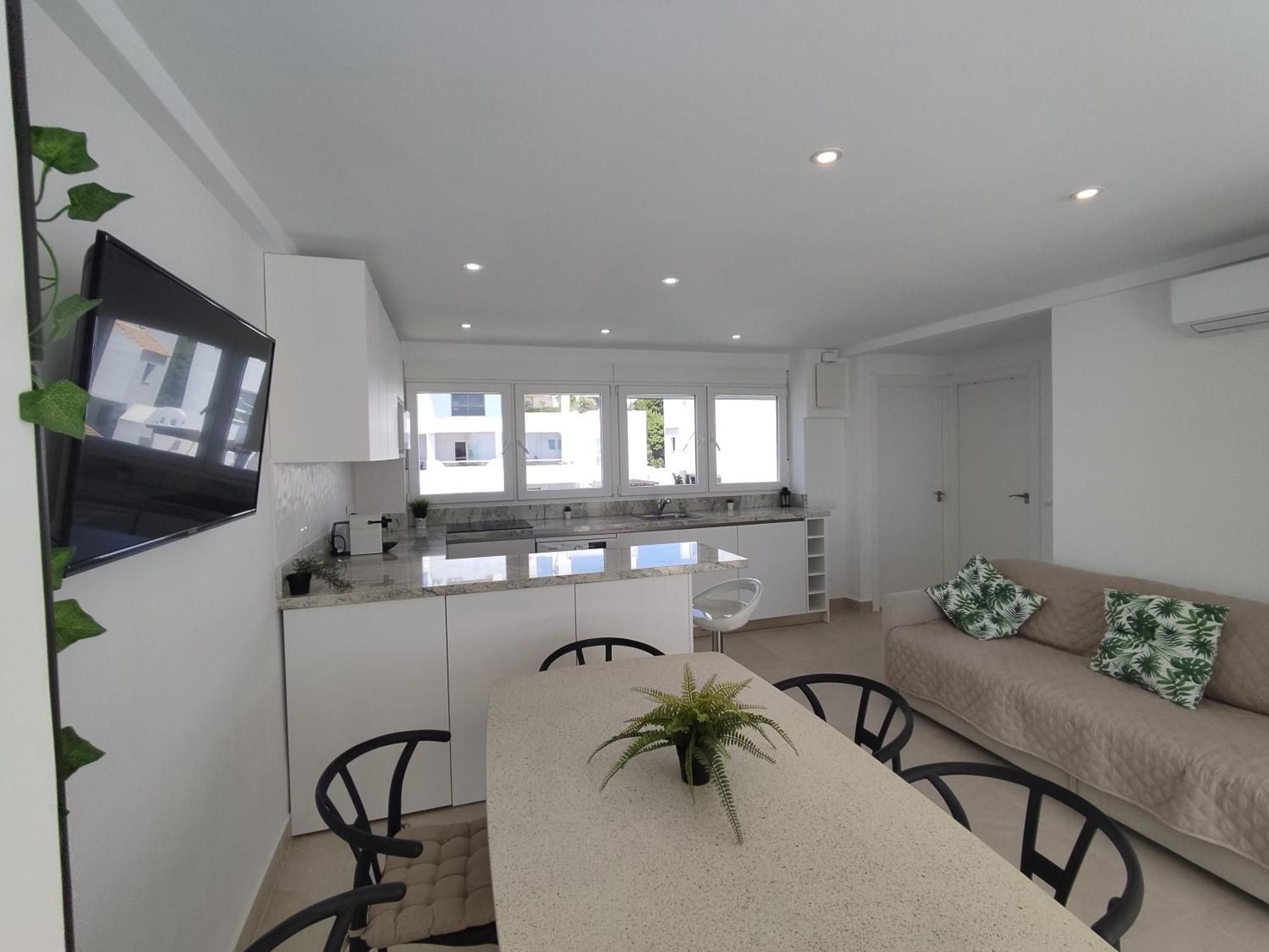 Front Sea View Penthouse Διαμέρισμα Εστεπόνα Εξωτερικό φωτογραφία